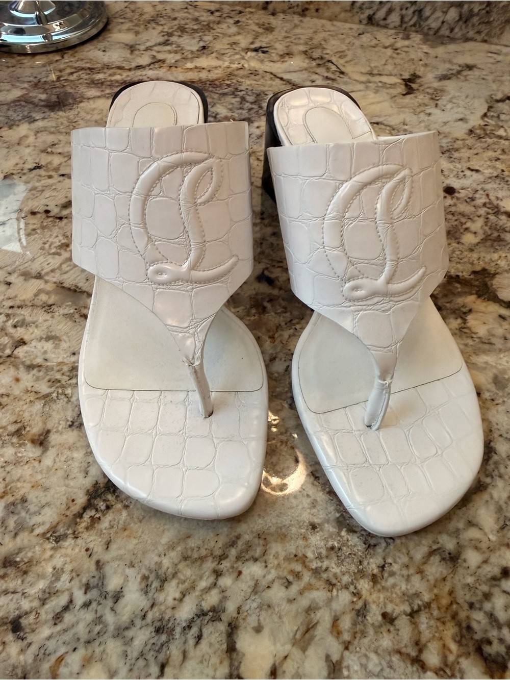 Christian Louboutin White Croc Embossed Thong Sandal Heels Size 36.5 - Picture 2 of 9